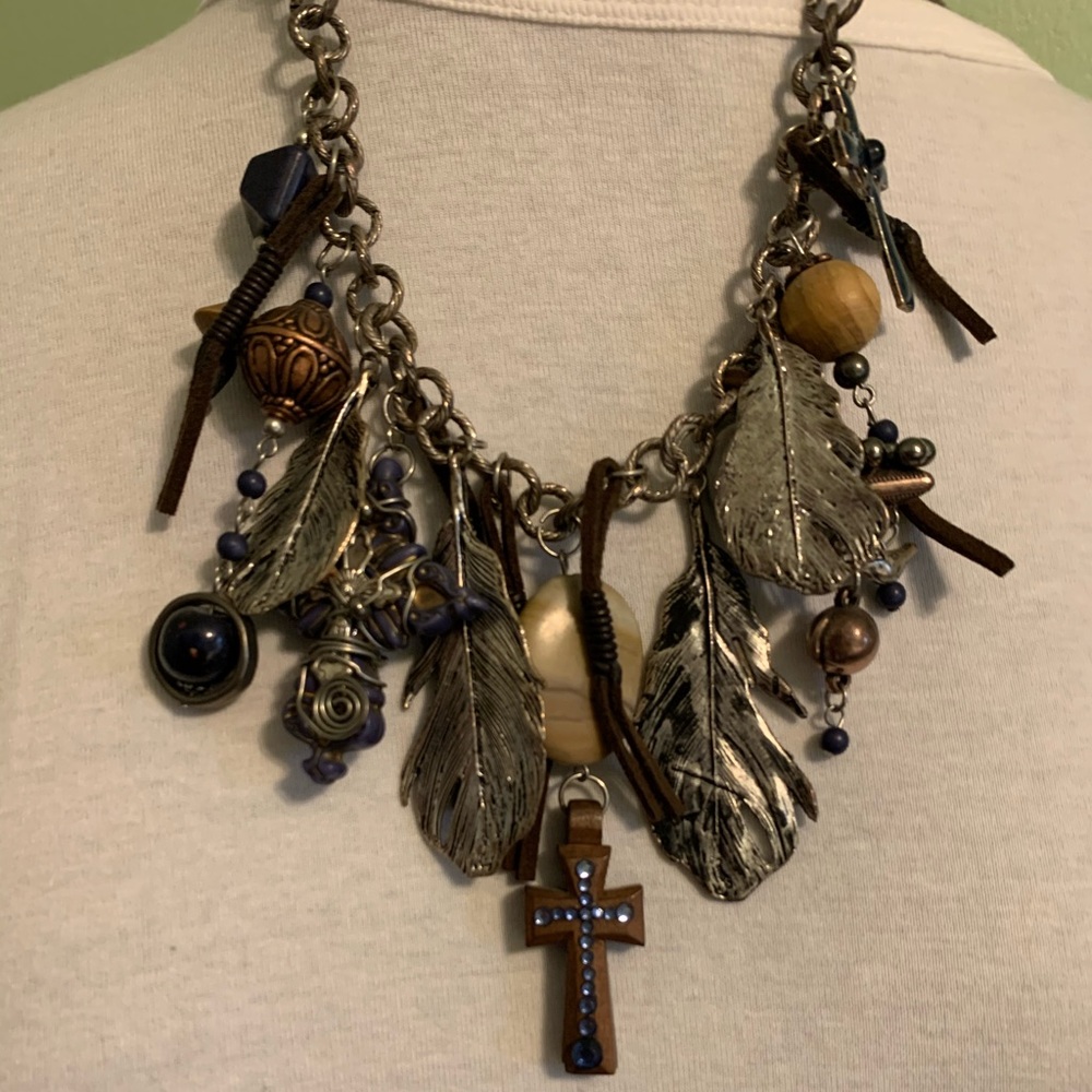 Treska Chunky Cross Feather Necklace